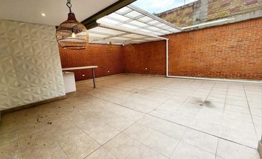 apartamento en venta en cristales. Cod V15507