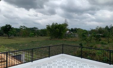 RUMAH MODERN 2 LANTAI DI MAGUWOHARJO 800 JUTAAN PRIVATE POOL