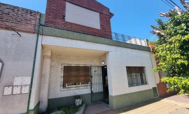 Casa PH en venta en Ramos Mejia Sur