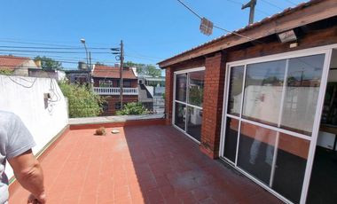 Casa PH en venta en Ramos Mejia Sur