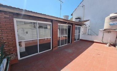 Casa PH en venta en Ramos Mejia Sur
