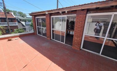 Casa PH en venta en Ramos Mejia Sur