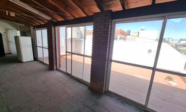 Casa PH en venta en Ramos Mejia Sur