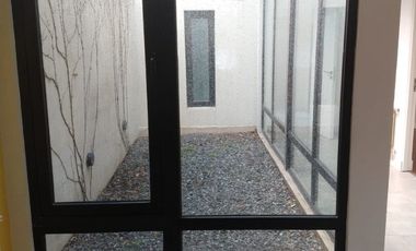 Venta - Chalet tres ambientes reciclado - Juan A Peña 7426