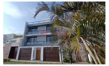 Elegante Mini Dos Habitaciones Con Cochera En Urb. El Golf - 201