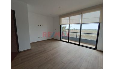 Elegante Mini Dos Habitaciones Con Cochera En Urb. El Golf - 201