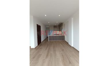 Elegante Mini Dos Habitaciones Con Cochera En Urb. El Golf - 201