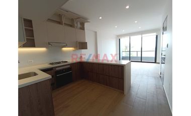 Elegante Mini Dos Habitaciones Con Cochera En Urb. El Golf - 201