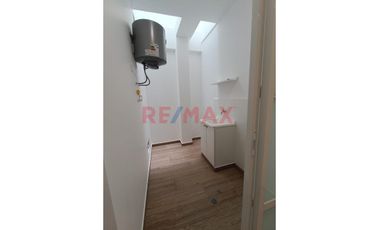 Elegante Mini Dos Habitaciones Con Cochera En Urb. El Golf - 201