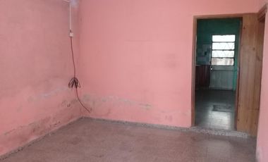 PH AL FRENTE CON ENTRADA DE AUTO.