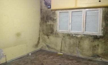 PH AL FRENTE CON ENTRADA DE AUTO.