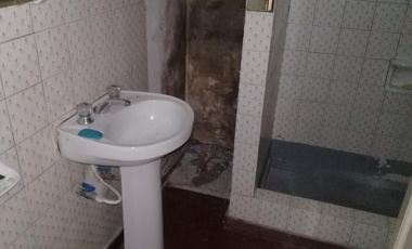 PH AL FRENTE CON ENTRADA DE AUTO.