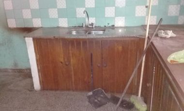 PH AL FRENTE CON ENTRADA DE AUTO.