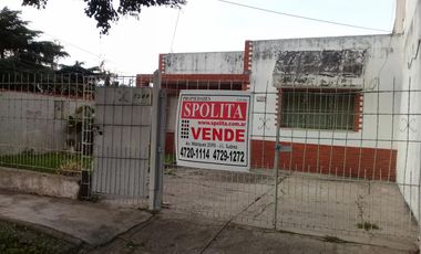 PH AL FRENTE CON ENTRADA DE AUTO.