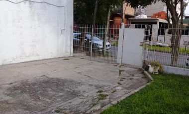 PH AL FRENTE CON ENTRADA DE AUTO.