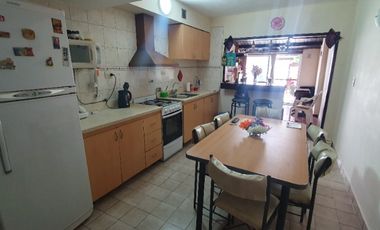 Dúplex en Venta en Villa Primera