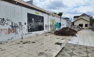 Tanah Bangunan Pinggir Jalan Nologaten Depok Ideal Untuk Bisnis