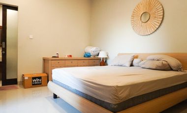 RUMAH SECOND SEMI VILLA HARGA KISARAN 1M 2KT DEKAT KE NUSA DUA BALI