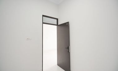 Rumah 3 Kamar SHM 6 Menit ke RS Taman Harapan Baru Hadap Timur J-38437