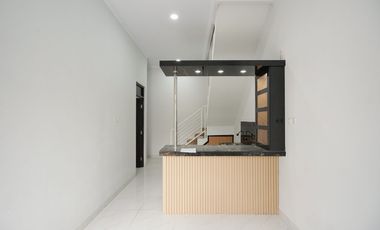 Rumah 3 Kamar SHM 6 Menit ke RS Taman Harapan Baru Hadap Timur J-38437