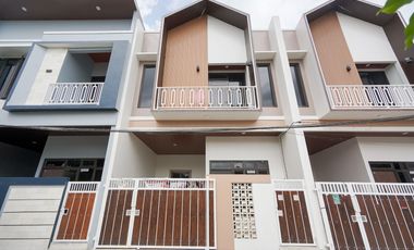 Rumah 3 Kamar SHM 6 Menit ke RS Taman Harapan Baru Hadap Timur J-38437