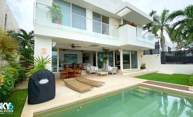 Residencia de Lujo en Puerto Cancún: Infinity Pool, Muelle Privado y Frente de Canal