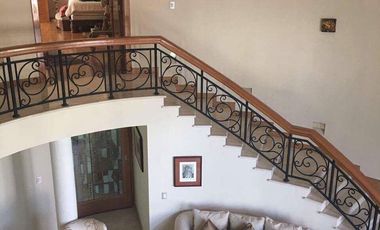 Hermosa casa en esquina en Santa Anita