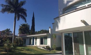 Hermosa casa en esquina en Santa Anita