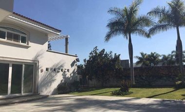 Hermosa casa en esquina en Santa Anita