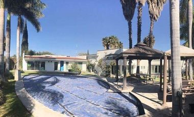 Hermosa casa en esquina en Santa Anita