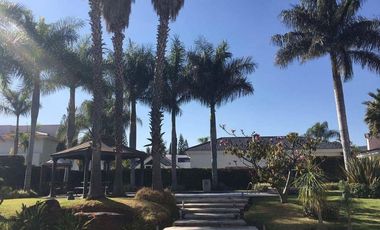 Hermosa casa en esquina en Santa Anita
