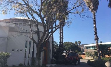 Hermosa casa en esquina en Santa Anita