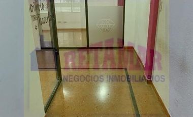 Venta de Excelente local Comercial - Zona Haedo