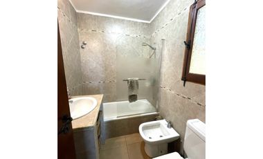 VENTA CHALET DE 5 AMB.C/ PARQUE, PISCINA, QUINCHO.SIERRA DE LOS PADRES