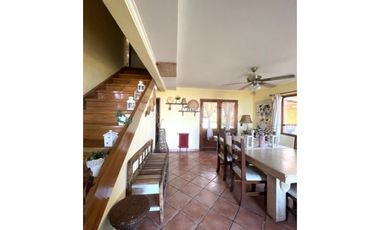 VENTA CHALET DE 5 AMB.C/ PARQUE, PISCINA, QUINCHO.SIERRA DE LOS PADRES