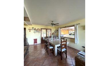 VENTA CHALET DE 5 AMB.C/ PARQUE, PISCINA, QUINCHO.SIERRA DE LOS PADRES