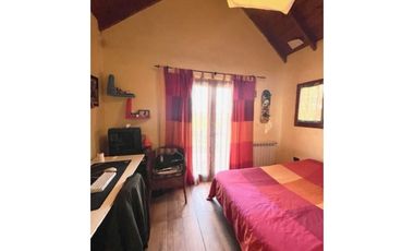 VENTA CHALET DE 5 AMB.C/ PARQUE, PISCINA, QUINCHO.SIERRA DE LOS PADRES