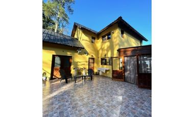 VENTA CHALET DE 5 AMB.C/ PARQUE, PISCINA, QUINCHO.SIERRA DE LOS PADRES