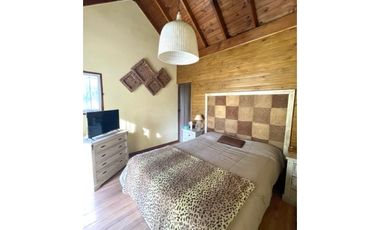 VENTA CHALET DE 5 AMB.C/ PARQUE, PISCINA, QUINCHO.SIERRA DE LOS PADRES