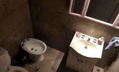 EXCELENTES CONSULTORIOS EN LOTE DE 8,8 x 30 mts.