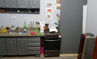 EXCELENTES CONSULTORIOS EN LOTE DE 8,8 x 30 mts.