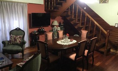 PH entrada independiente, 4 ambientes, 1 cuadra av Saenz.