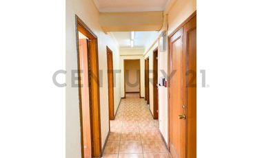 VENTA OFICINA CALLE SERRANO, METRO U. DE CHILE