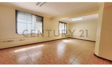 VENTA OFICINA CALLE SERRANO, METRO U. DE CHILE