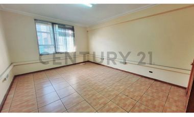 VENTA OFICINA CALLE SERRANO, METRO U. DE CHILE