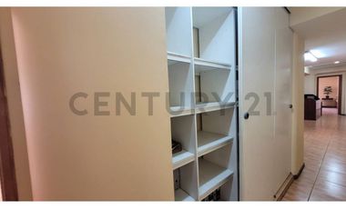 VENTA OFICINA CALLE SERRANO, METRO U. DE CHILE