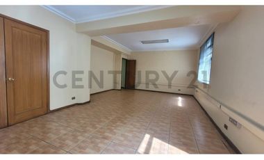 VENTA OFICINA CALLE SERRANO, METRO U. DE CHILE