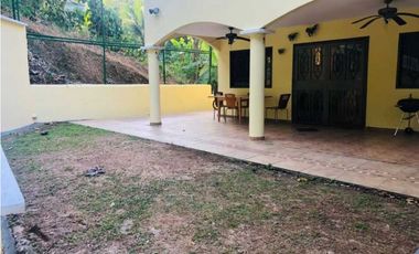VENDO CASA EN ANCON  348 MTS