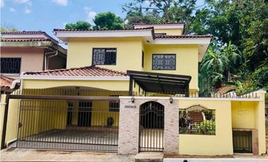 VENDO CASA EN ANCON  348 MTS