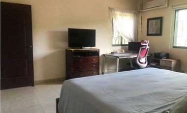 VENDO CASA EN ANCON  348 MTS
